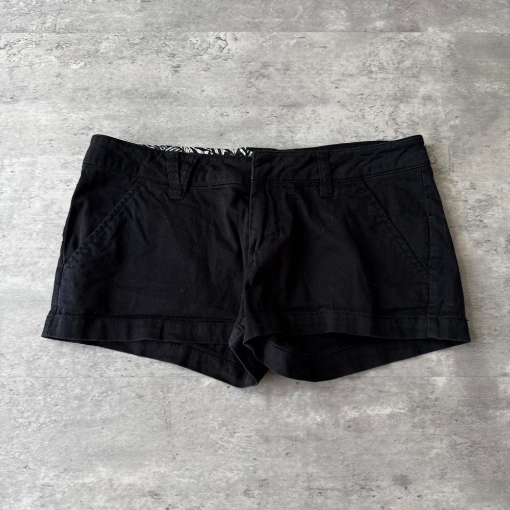 Y2K Vintage 2000s Low Rise Volcom Skate Chino Shorts